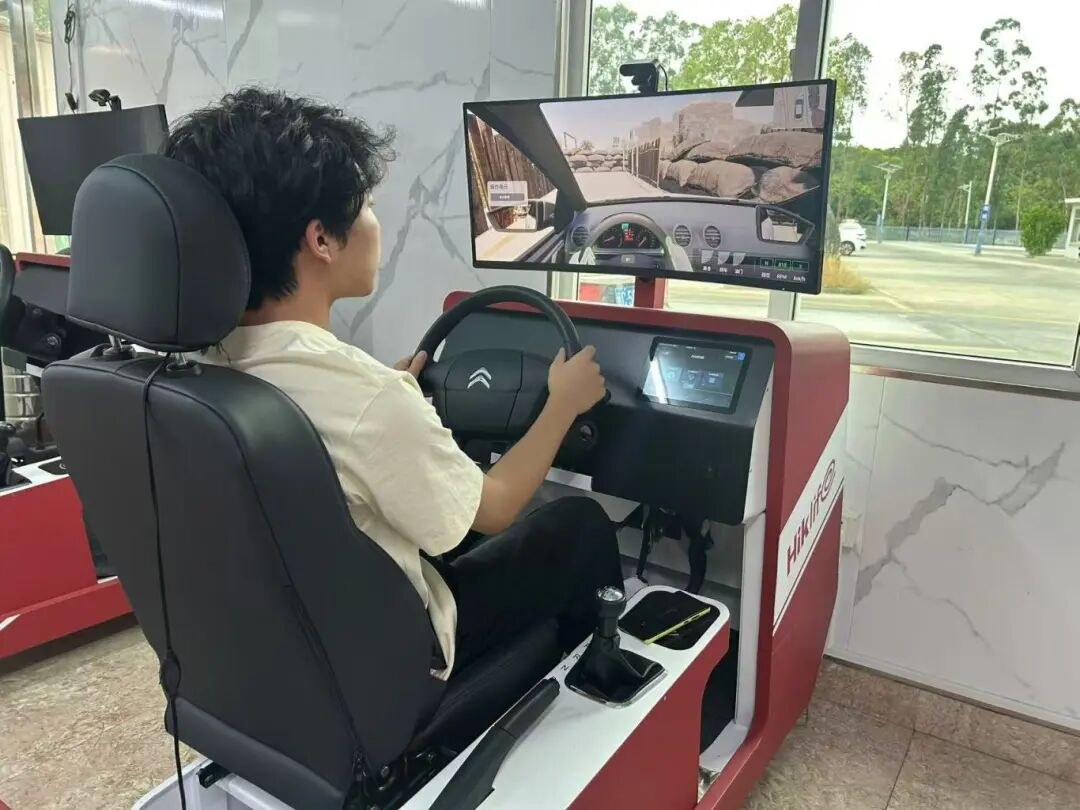 【泉州】AI教你开车,是种什么体验?报道画面